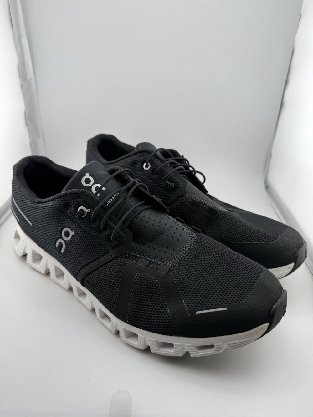 On Cloud 5 Swiss Engineering Men's Running Shoes Black Size 11.5